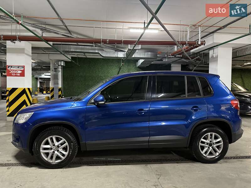 Внедорожник / Кроссовер Volkswagen Tiguan 2010 в Киеве