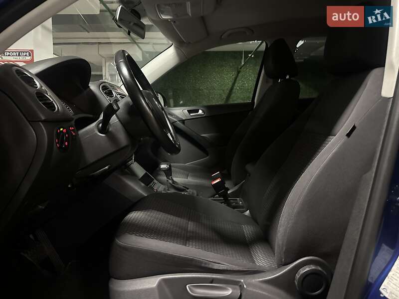 Внедорожник / Кроссовер Volkswagen Tiguan 2010 в Киеве