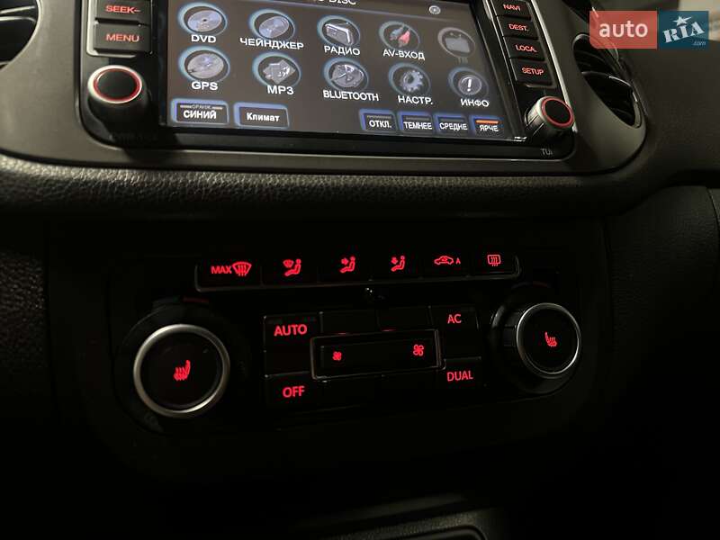 Внедорожник / Кроссовер Volkswagen Tiguan 2010 в Киеве