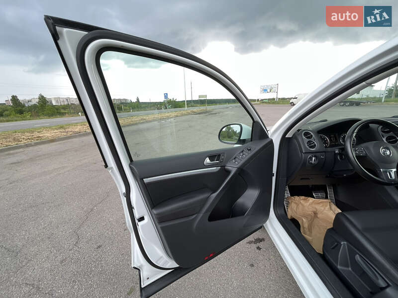 Позашляховик / Кросовер Volkswagen Tiguan 2014 в Харкові