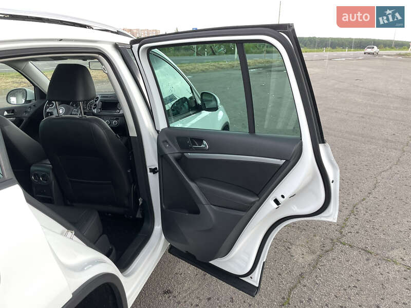 Позашляховик / Кросовер Volkswagen Tiguan 2014 в Харкові
