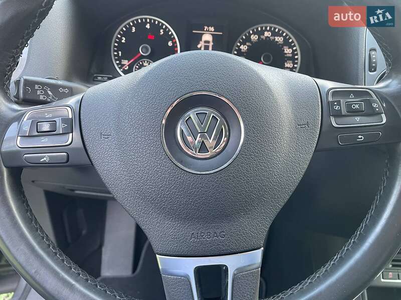 Внедорожник / Кроссовер Volkswagen Tiguan 2016 в Киеве