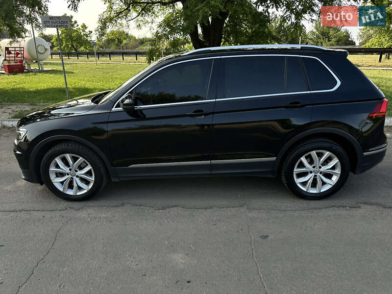 Внедорожник / Кроссовер Volkswagen Tiguan 2017 в Бородянке