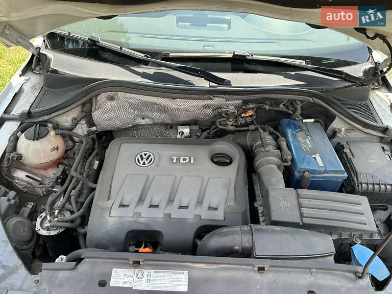 Внедорожник / Кроссовер Volkswagen Tiguan 2011 в Киеве