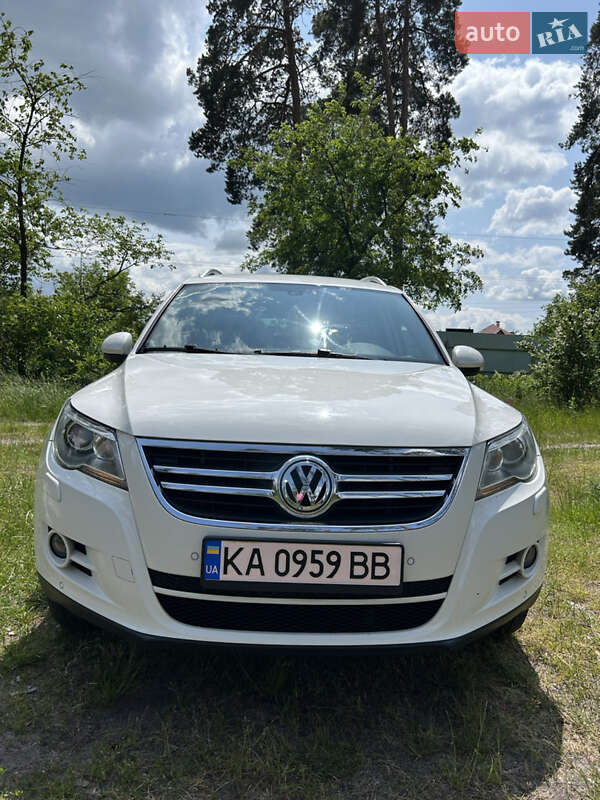 Внедорожник / Кроссовер Volkswagen Tiguan 2011 в Киеве