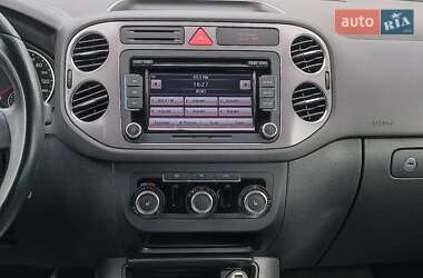 Внедорожник / Кроссовер Volkswagen Tiguan 2011 в 