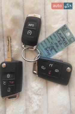 Внедорожник / Кроссовер Volkswagen Tiguan 2020 в 