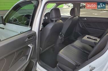 Позашляховик / Кросовер Volkswagen Tiguan 2022 в 
