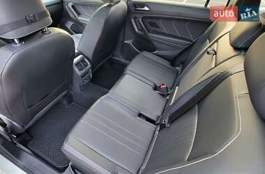 Позашляховик / Кросовер Volkswagen Tiguan 2022 в 
