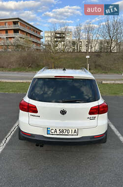 Внедорожник / Кроссовер Volkswagen Tiguan 2016 в 