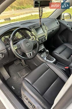 Внедорожник / Кроссовер Volkswagen Tiguan 2016 в 