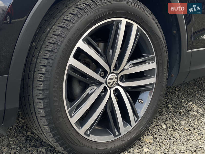 Внедорожник / Кроссовер Volkswagen Tiguan 2016 в Луцке