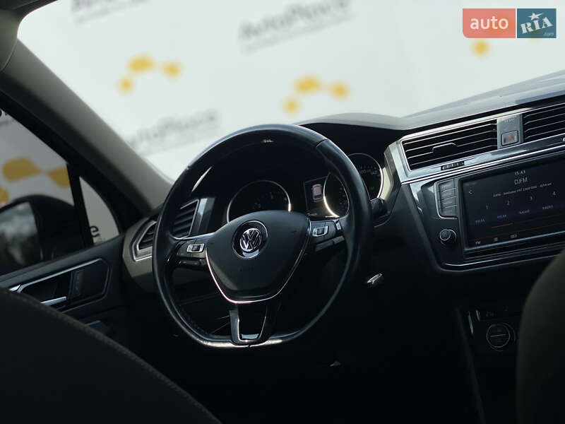 Внедорожник / Кроссовер Volkswagen Tiguan 2016 в Луцке