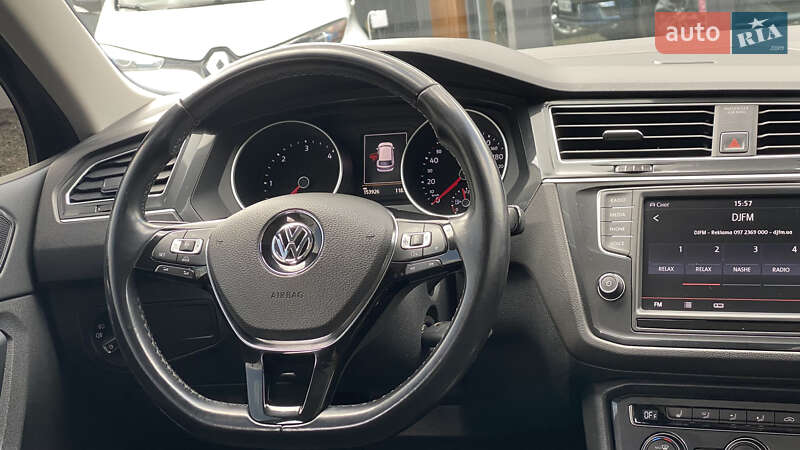 Внедорожник / Кроссовер Volkswagen Tiguan 2016 в Луцке
