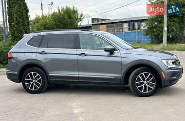Внедорожник / Кроссовер Volkswagen Tiguan 2020 в 