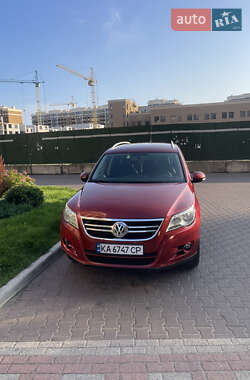 Внедорожник / Кроссовер Volkswagen Tiguan 2011 в 