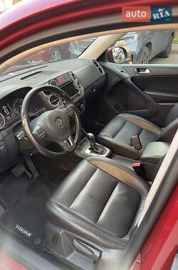 Внедорожник / Кроссовер Volkswagen Tiguan 2011 в 