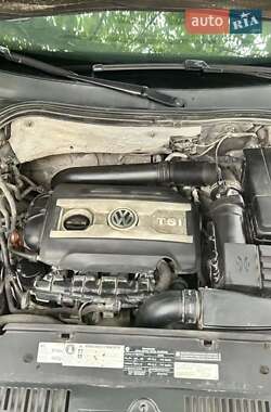 Внедорожник / Кроссовер Volkswagen Tiguan 2011 в 