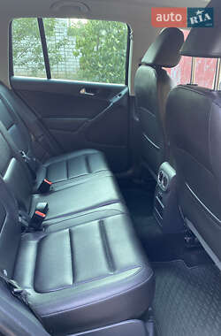 Внедорожник / Кроссовер Volkswagen Tiguan 2013 в 