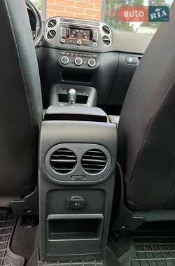 Внедорожник / Кроссовер Volkswagen Tiguan 2013 в 