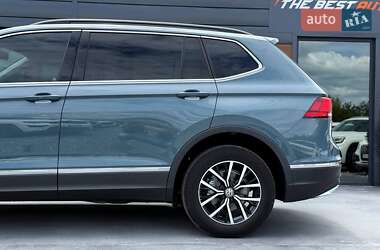 Внедорожник / Кроссовер Volkswagen Tiguan 2021 в 