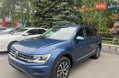Внедорожник / Кроссовер Volkswagen Tiguan 2020 в 