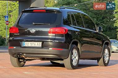 Внедорожник / Кроссовер Volkswagen Tiguan 2014 в 