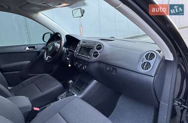 Внедорожник / Кроссовер Volkswagen Tiguan 2014 в 
