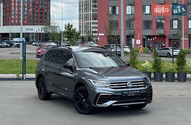Внедорожник / Кроссовер Volkswagen Tiguan 2021 в 