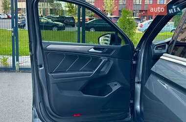 Внедорожник / Кроссовер Volkswagen Tiguan 2021 в 