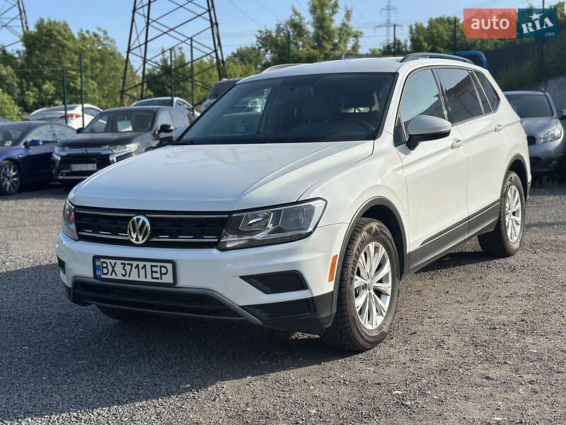Внедорожник / Кроссовер Volkswagen Tiguan 2017 в Хмельницком