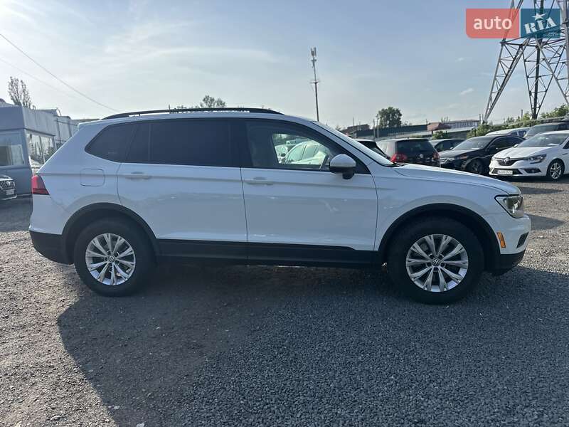 Внедорожник / Кроссовер Volkswagen Tiguan 2017 в Хмельницком