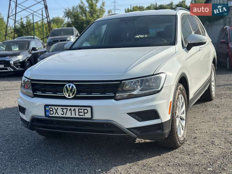 Внедорожник / Кроссовер Volkswagen Tiguan 2017 в Хмельницком