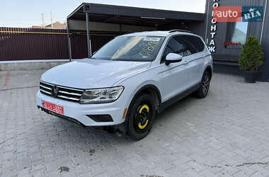 Позашляховик / Кросовер Volkswagen Tiguan 2017 в Львові