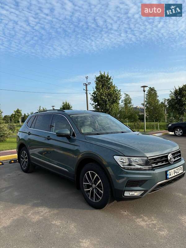 Внедорожник / Кроссовер Volkswagen Tiguan 2020 в Киеве