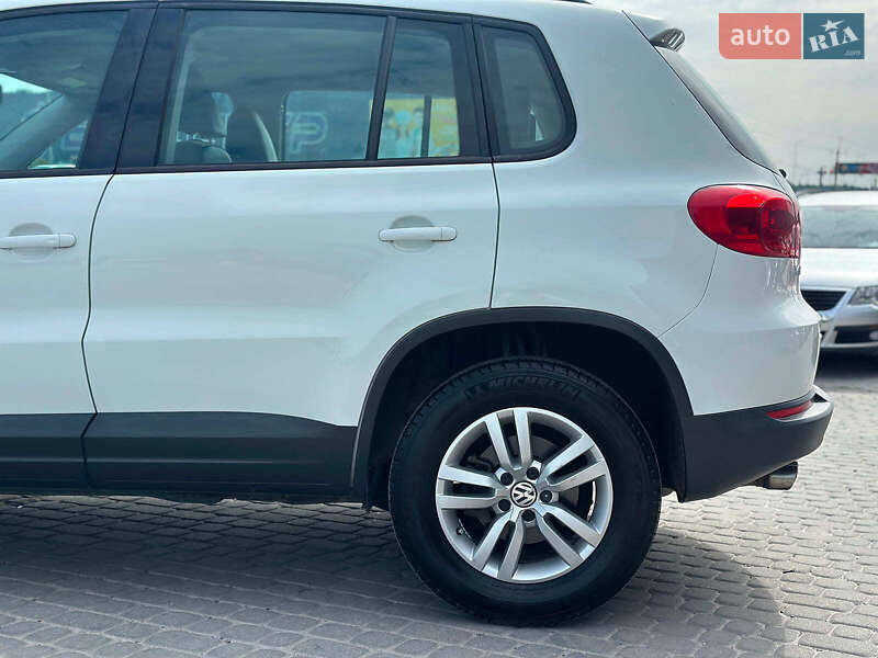 Внедорожник / Кроссовер Volkswagen Tiguan 2016 в Львове