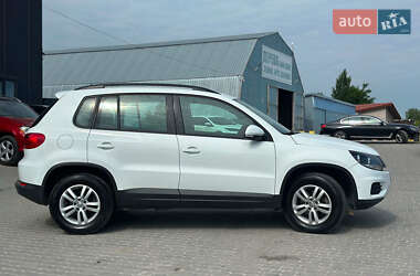 Внедорожник / Кроссовер Volkswagen Tiguan 2016 в 