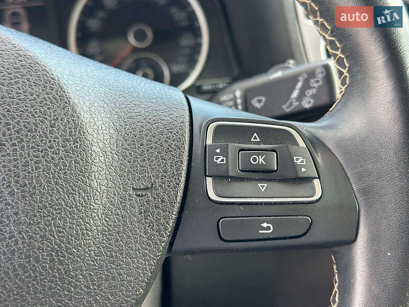 Внедорожник / Кроссовер Volkswagen Tiguan 2016 в Львове