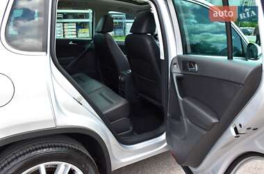 Внедорожник / Кроссовер Volkswagen Tiguan 2016 в 