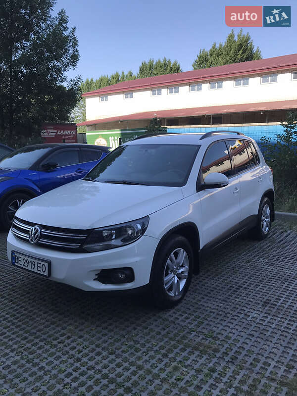 Внедорожник / Кроссовер Volkswagen Tiguan 2012 в 