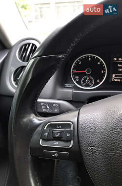 Внедорожник / Кроссовер Volkswagen Tiguan 2012 в 