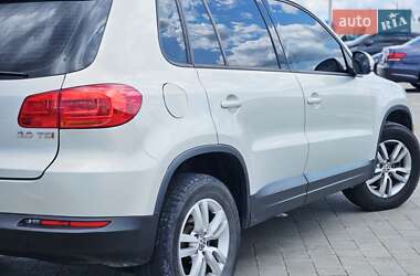 Позашляховик / Кросовер Volkswagen Tiguan 2013 в 