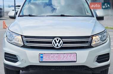 Позашляховик / Кросовер Volkswagen Tiguan 2013 в 