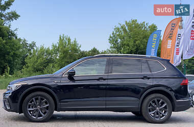 Позашляховик / Кросовер Volkswagen Tiguan 2022 в 