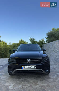 Внедорожник / Кроссовер Volkswagen Tiguan 2018 в Одессе