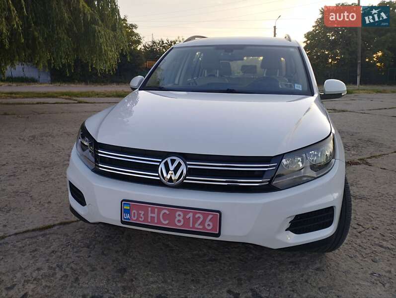 Внедорожник / Кроссовер Volkswagen Tiguan 2015 в Ладыжине