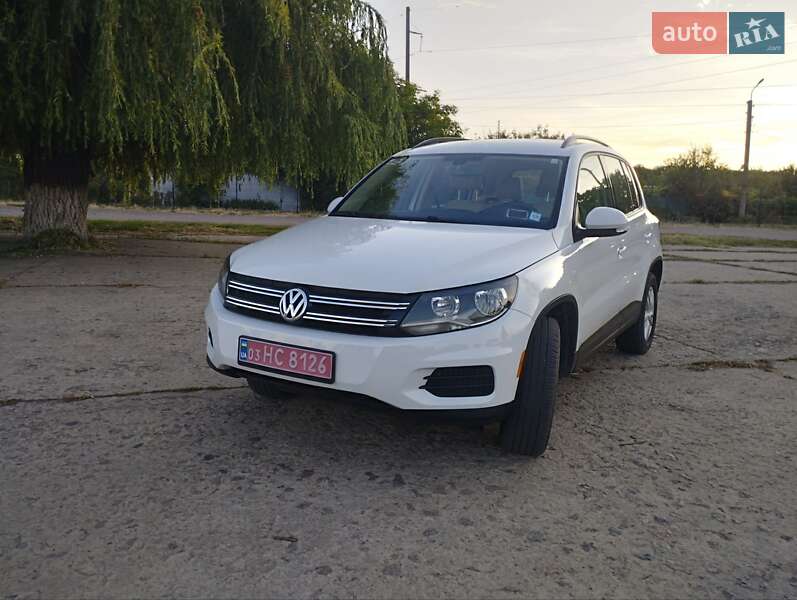 Внедорожник / Кроссовер Volkswagen Tiguan 2015 в Ладыжине