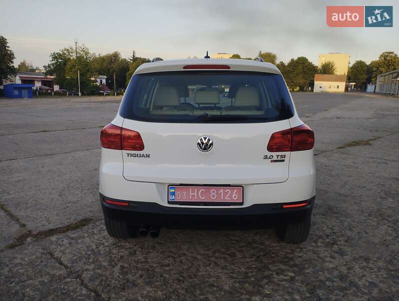 Внедорожник / Кроссовер Volkswagen Tiguan 2015 в Ладыжине