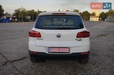 Позашляховик / Кросовер Volkswagen Tiguan 2015 в 