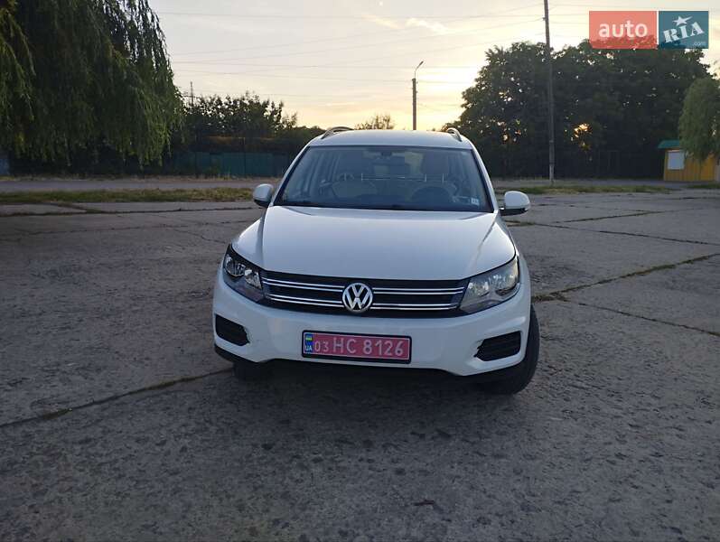 Внедорожник / Кроссовер Volkswagen Tiguan 2015 в Ладыжине